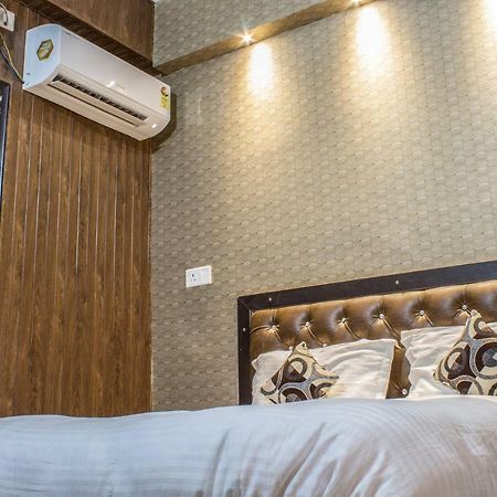 Hotel Varanasi Ganges מראה חיצוני תמונה