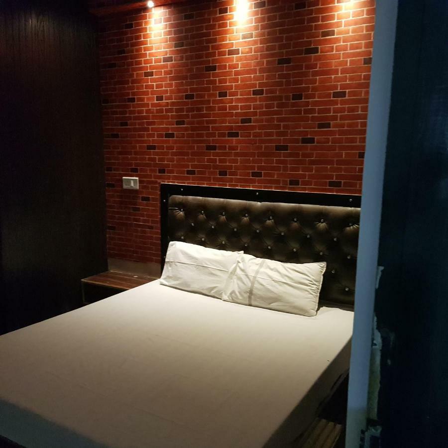 Hotel Varanasi Ganges מראה חיצוני תמונה