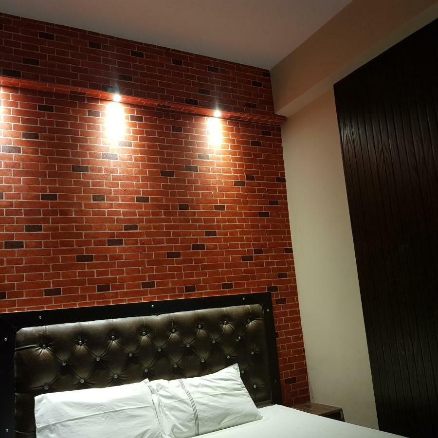 Hotel Varanasi Ganges מראה חיצוני תמונה