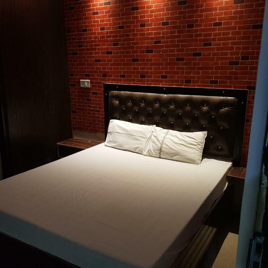Hotel Varanasi Ganges מראה חיצוני תמונה