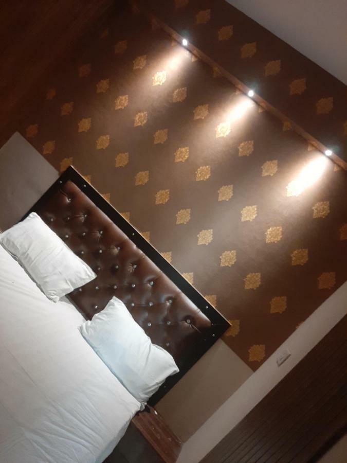 Hotel Varanasi Ganges מראה חיצוני תמונה
