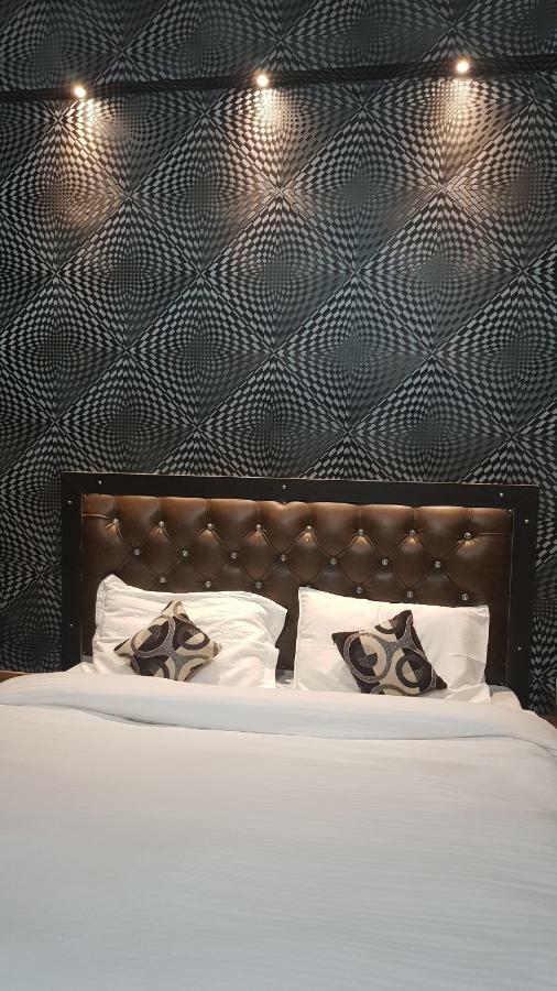 Hotel Varanasi Ganges מראה חיצוני תמונה