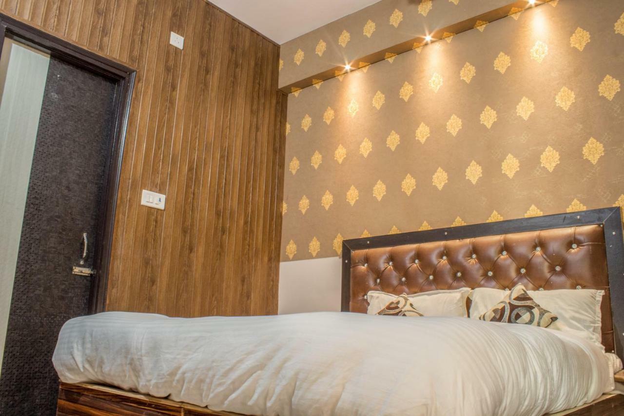 Hotel Varanasi Ganges מראה חיצוני תמונה