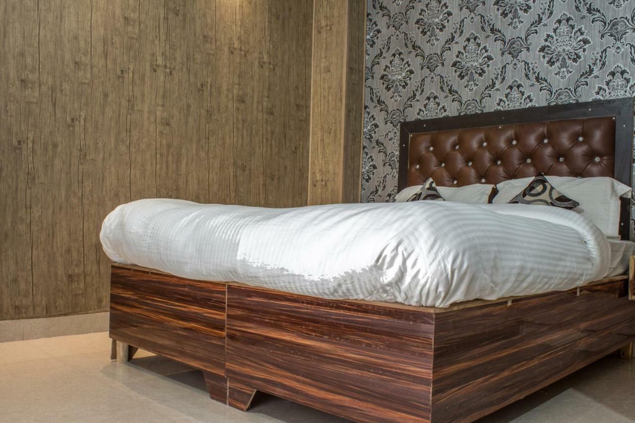 Hotel Varanasi Ganges מראה חיצוני תמונה