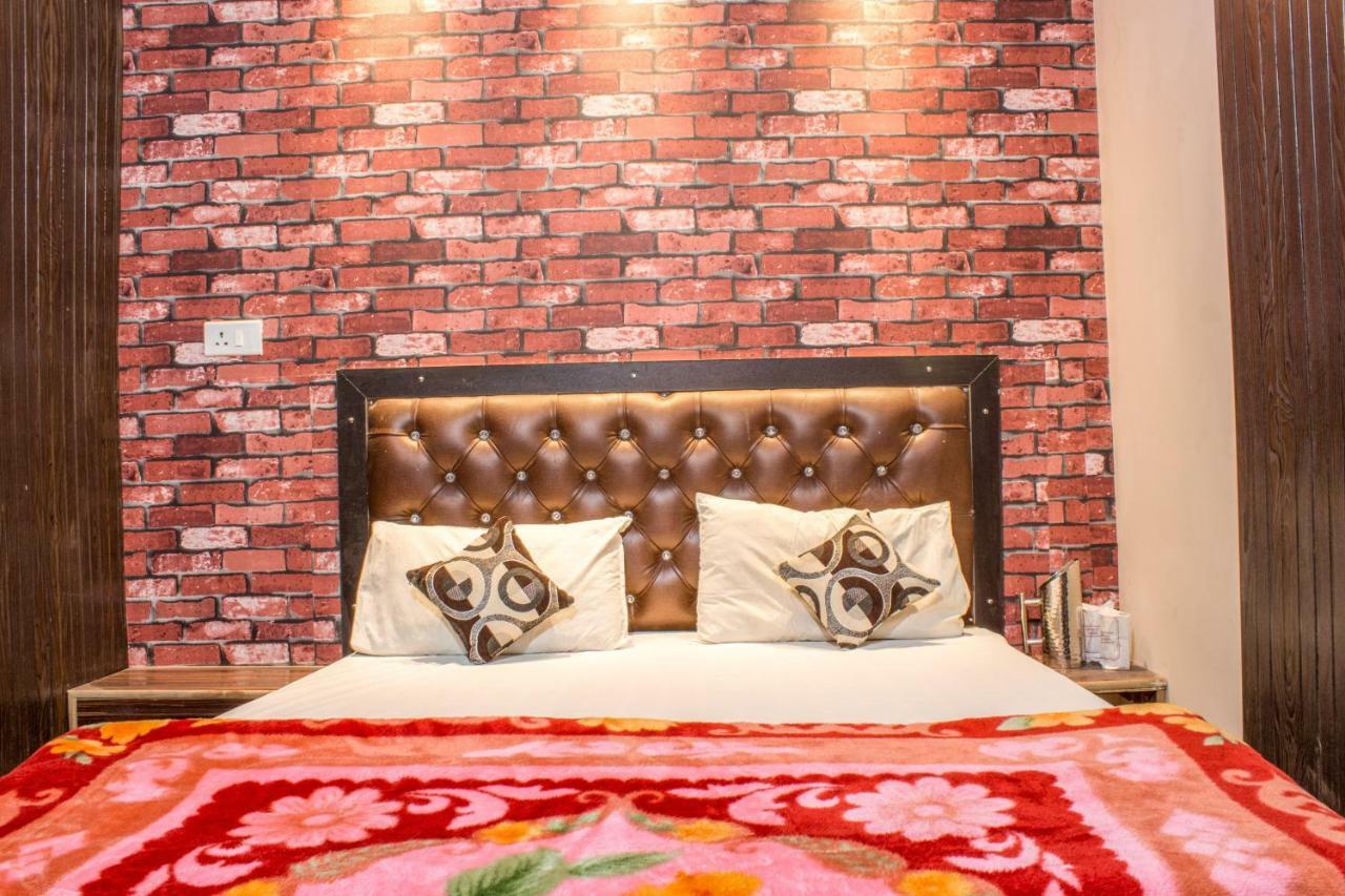 Hotel Varanasi Ganges מראה חיצוני תמונה